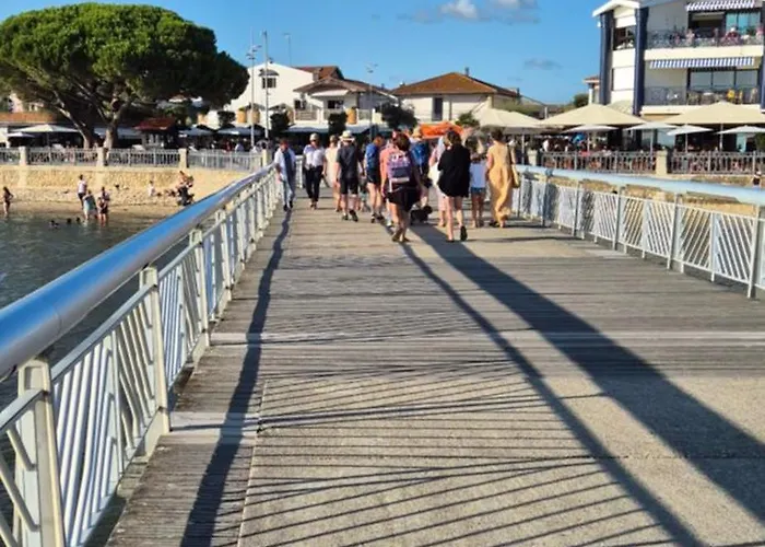 Avec Terrasse Pour 2 Personnes A * Andernos-les-Bains