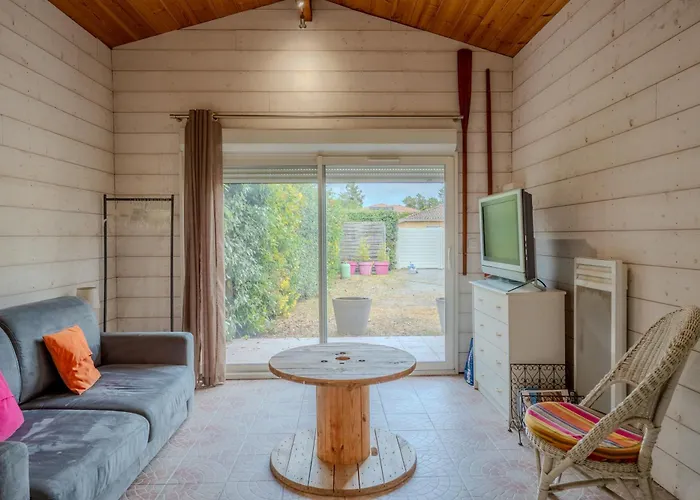 Avec Terrasse Pour 2 Personnes A Apartment *